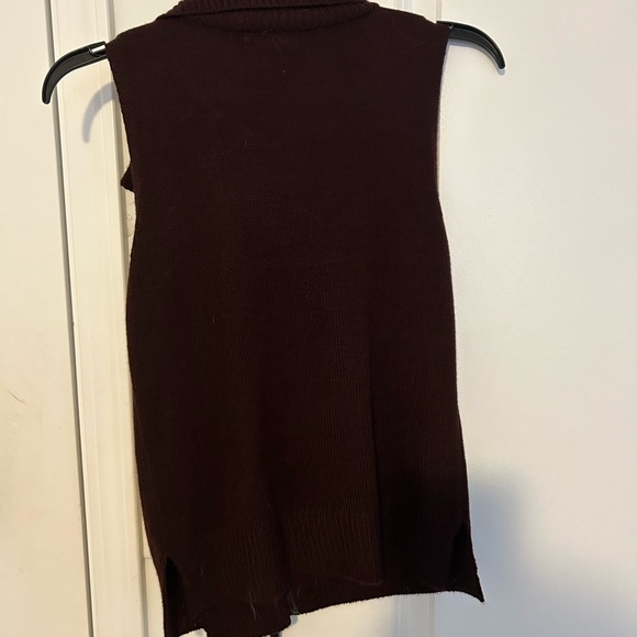 Wine NY & Co asymmetrical zip sweater vest NWT - Picture 3 of 3